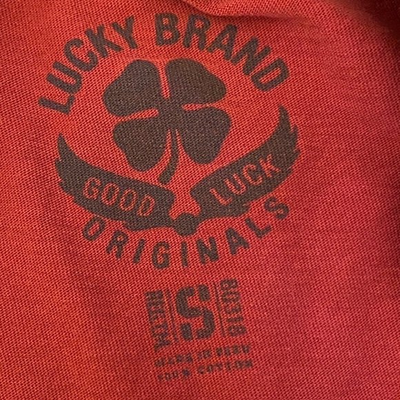 Lucky Brand Small Logo Men’s T Shirt, Shamrock With Wings Graphic, Rust Color - Picture 5 of 6